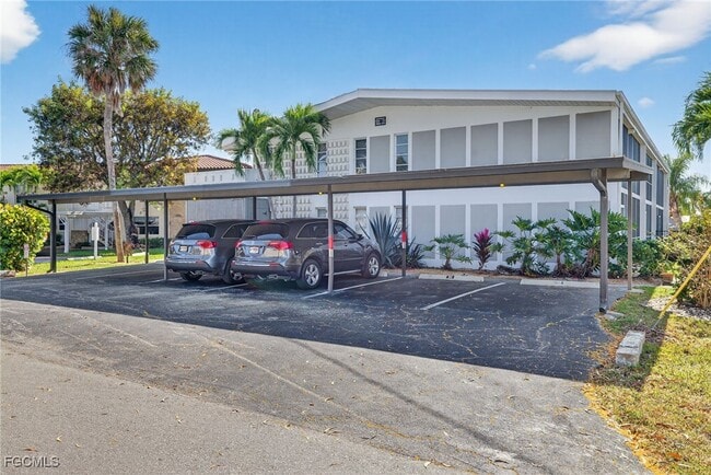 Building Photo - 330 Tudor Dr Unit 110