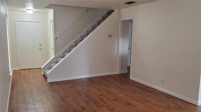 8810 Clearbrook Trail