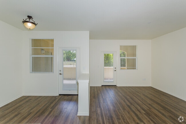 3BR, 2BA - 1,229 SF