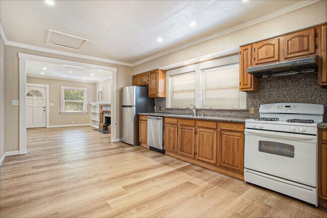 Photo - Eastman Ave. 3045-3047 Unit 3047