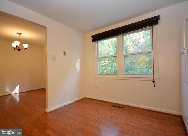 3151 Ellenwood Dr