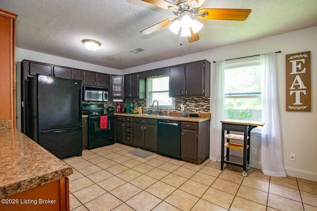 Photo - 119 E French St