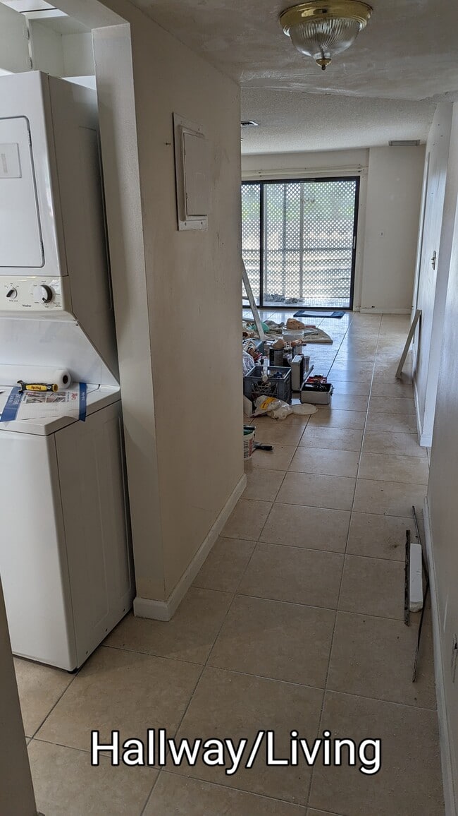 Building Photo - 3777 NW 78th Ave Unit 14F Rental