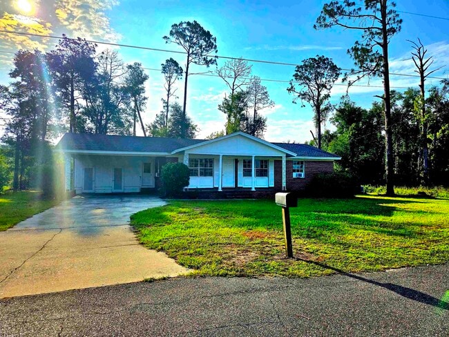 Building Photo - 104 Forest Cir