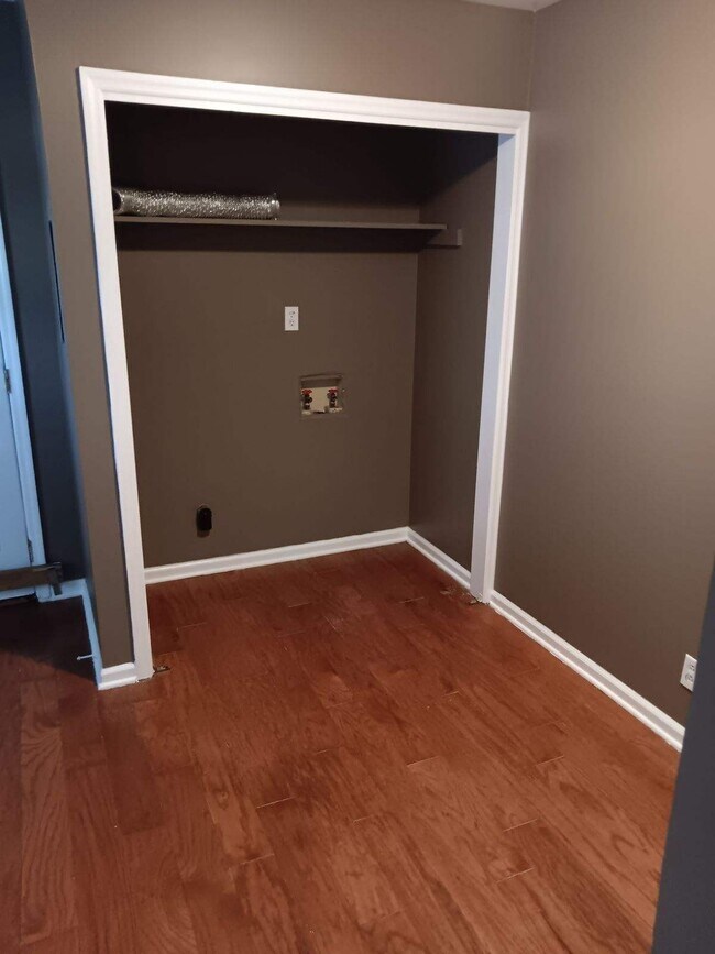 Photo - 113 Belgium Ct