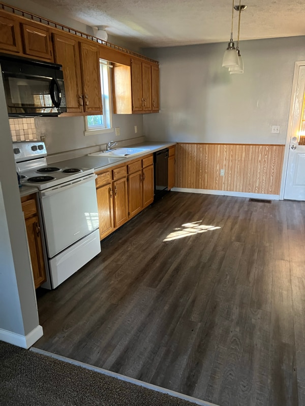 Photo - 109 S 6th St