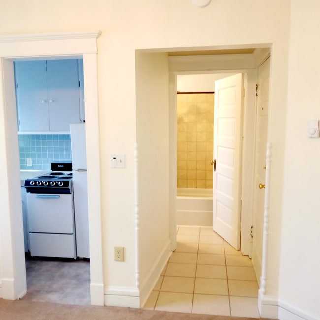 Photo - W. W 9th Ave Unidad Duplicate of W 9th. Ave C