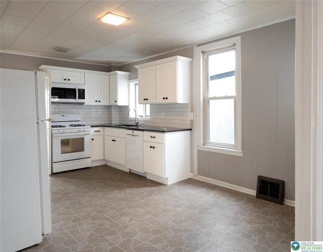Photo - 19 N 3rd St