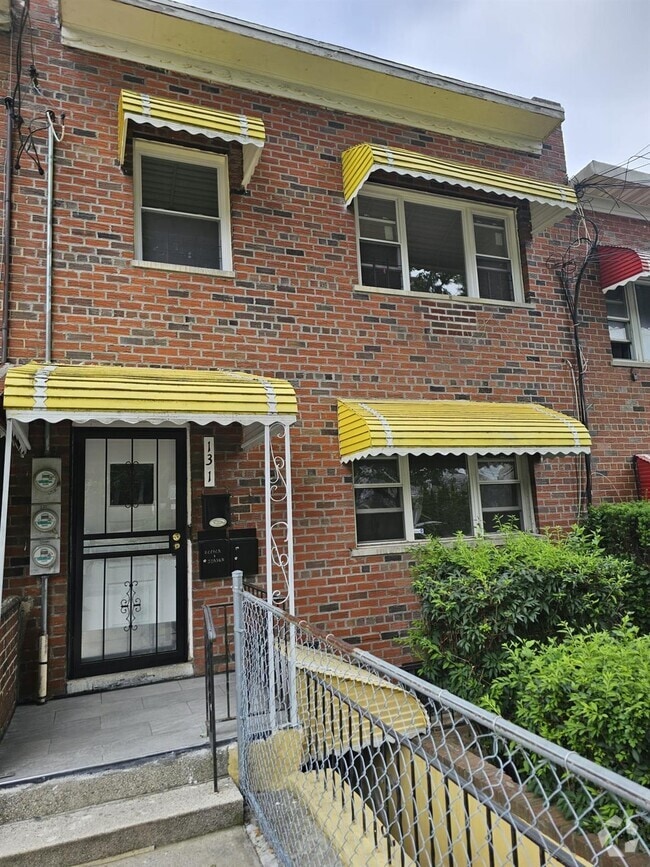 Building Photo - 131 S 14th Ave Unit 1 Rental