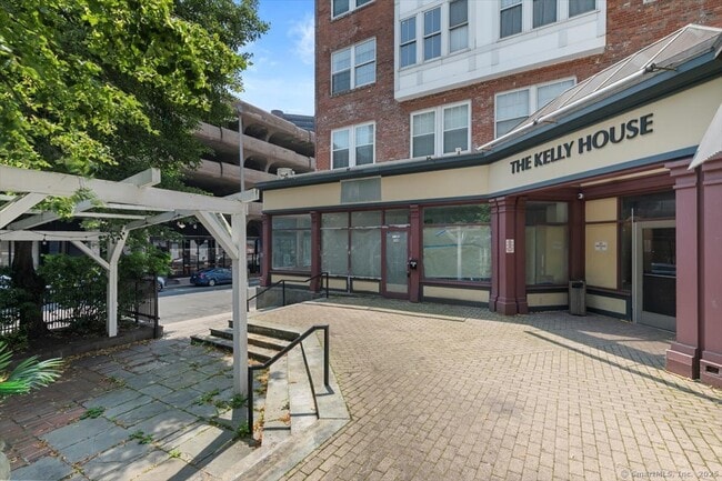 Photo - 196 Crown St Unit 5I