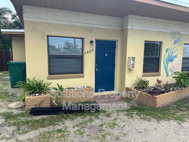 Building Photo - 1606 S Miramar Ave Rental