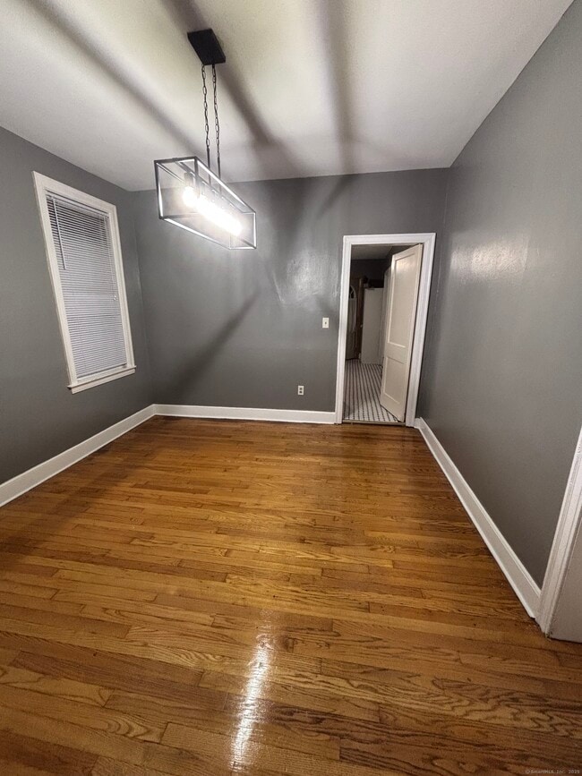 Building Photo - 33 Aetna St