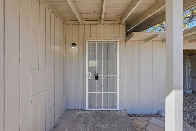 Photo - Beautifully Remodeled Home in a Central Tu...