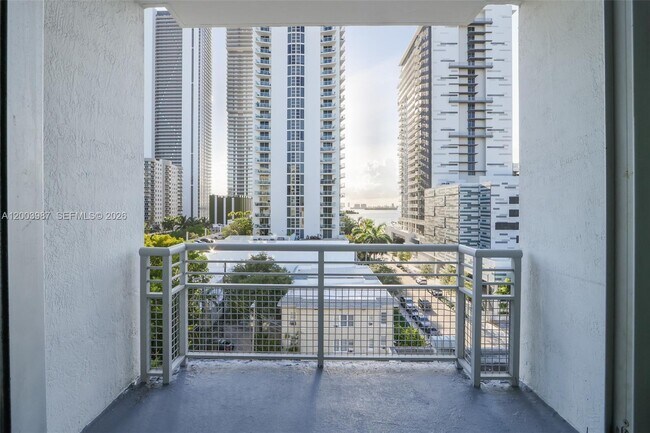 Photo - 2200 NE 4th Ave Unit 603