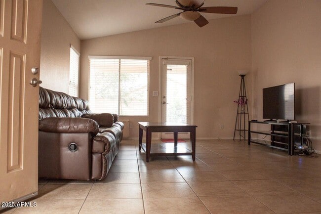 Photo - 1091 W Kingbird Dr