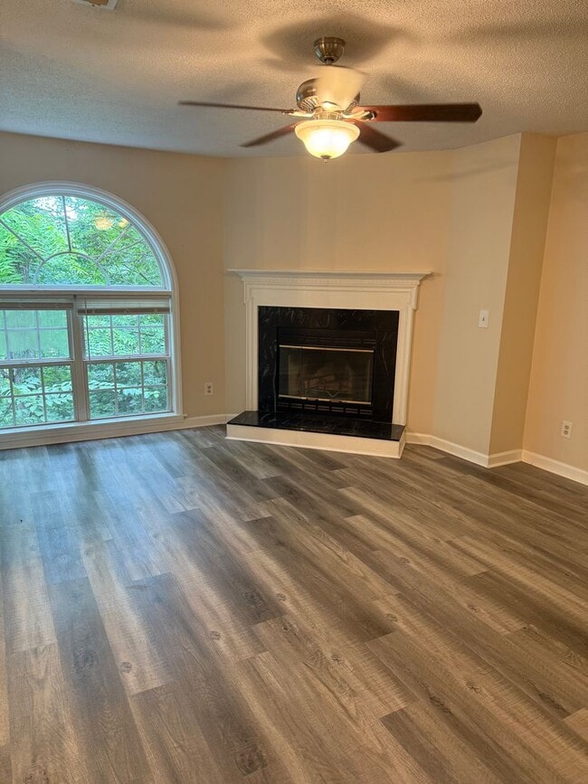 Photo - Immaculate 2 BR condo convenient to loop and I-40