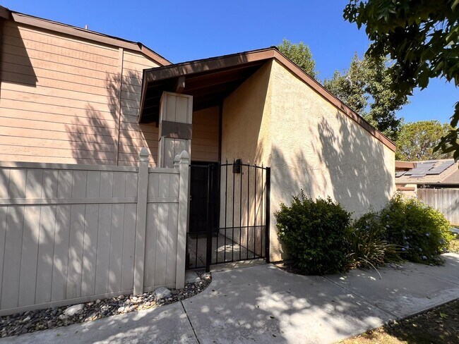 MOVE IN SPECIAL- 1/2 OFF FIRST MONTH'S REN... - MOVE IN SPECIAL- 1/2 OFF FIRST MONTH'S REN... House