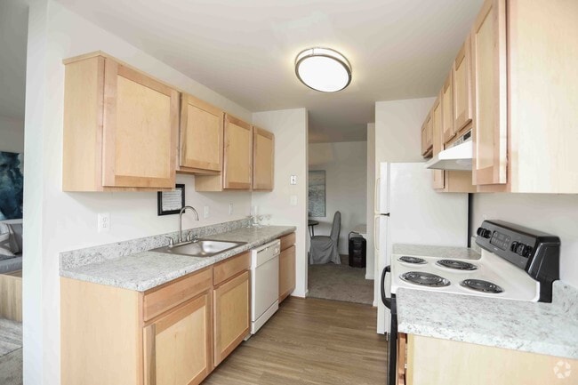 1BR, 1BA - 745 SF