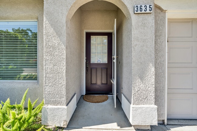 Photo - 3635 Poppy Hill Way