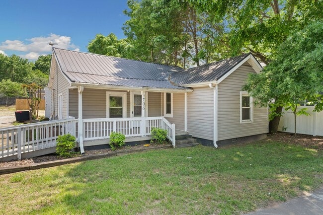 Building Photo - Well Maintained 3 Bedroom Home, Convenient to Downtown Wake Forest