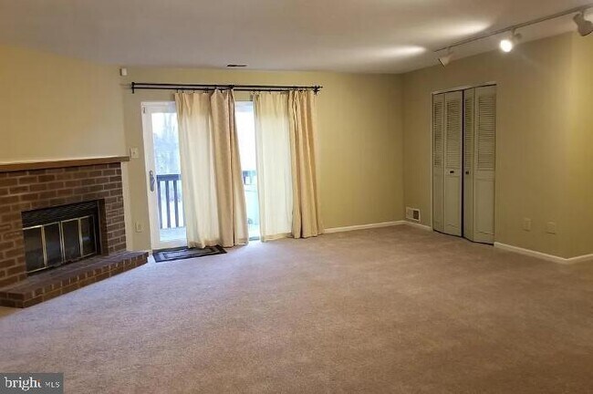 Photo - 132 Neyland Ct