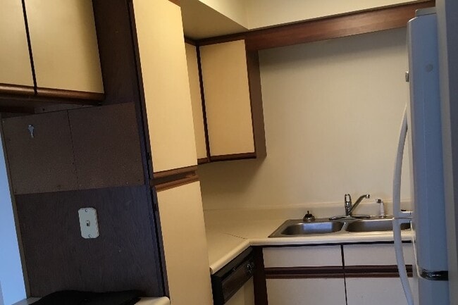 Building Photo - 170 Portage S St Unit 178 S Portage St Rental