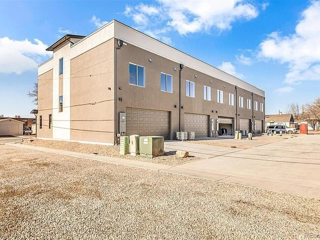 Photo - 1290 N 13th St