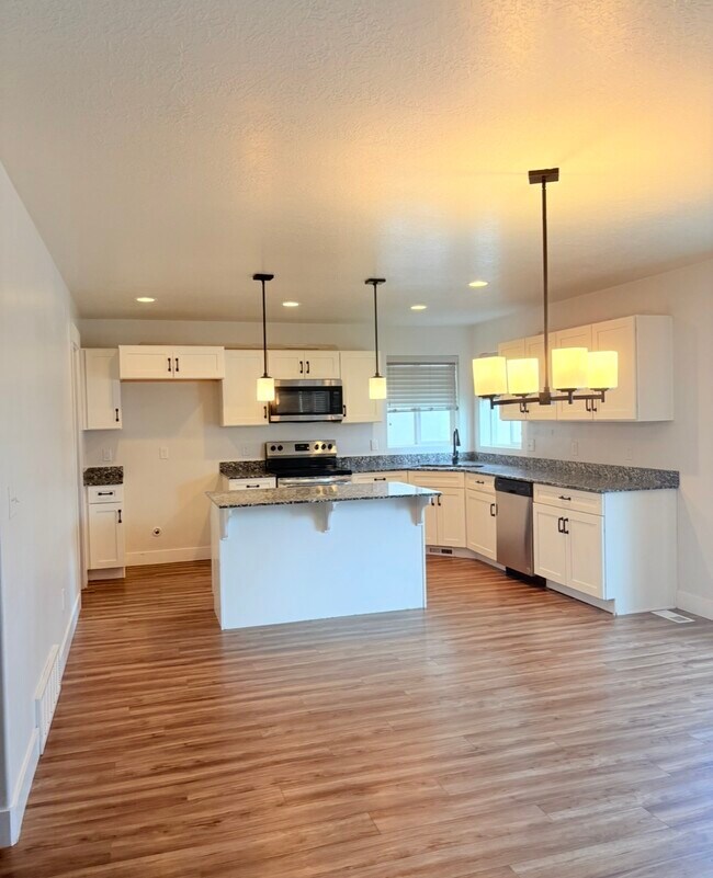 Photo - 3978 W 1750 N