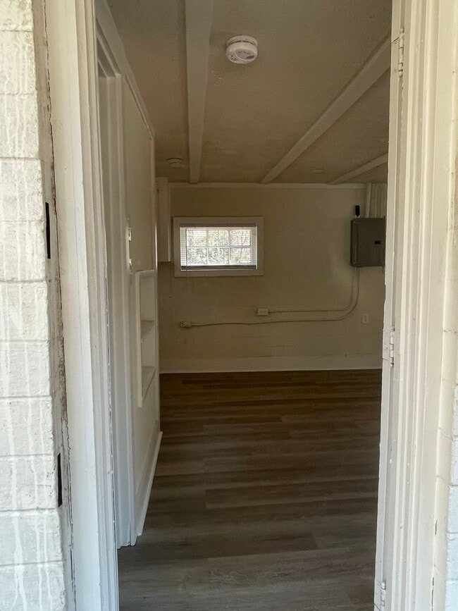 Photo - 1 BR/1 BA Cottage Off Prince Ave!