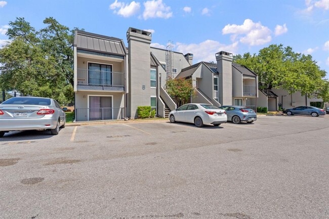 Building Photo - 935 La Posada Dr Unit 254