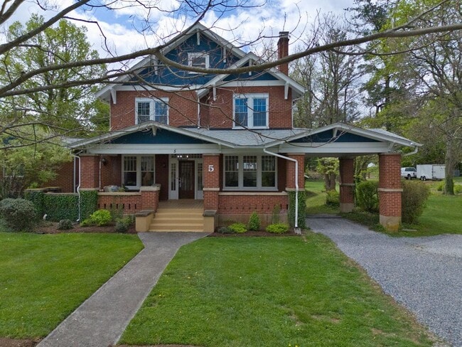 Spacious Living in a Prime Christiansburg ... - Spacious Living in a Prime Christiansburg ... Casa