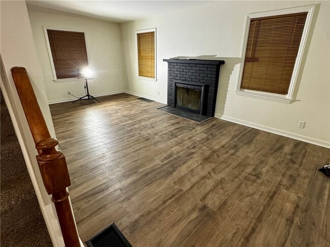 Photo - 153 Holmes Rd