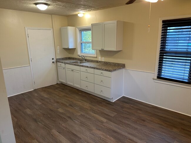 Photo - 7517 Sterling