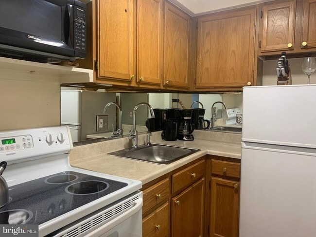 Photo - 1901 16th St NW Unit 13