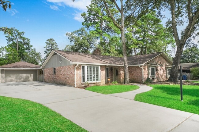 Building Photo - 28914 Pine Hill Dr