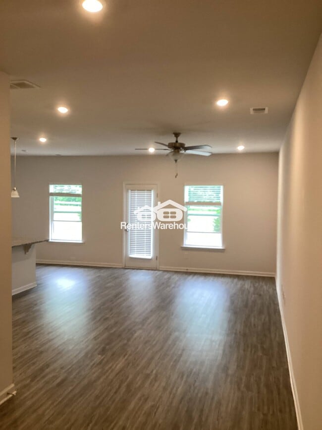 1132 Chastain Dr