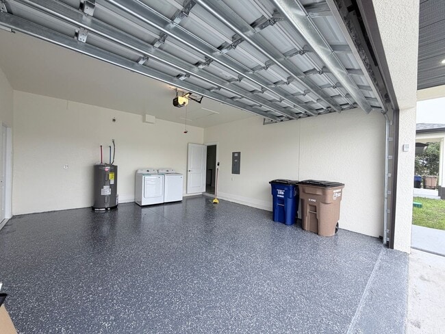 Photo - 4545-4547 28th St SW Unidad 4545 28th St SW