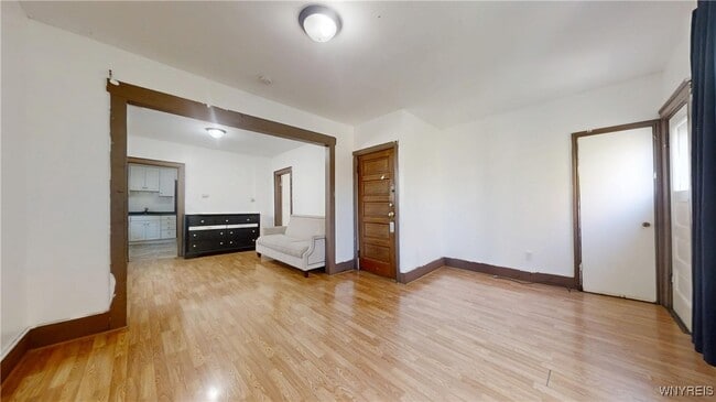 Building Photo - 173 Grote St