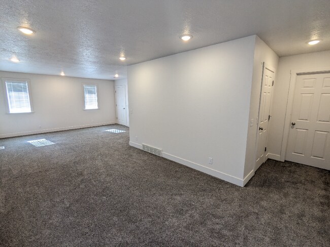 Photo - 1760 N 400 E