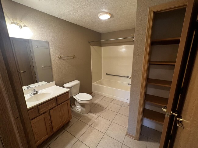 Photo - 9748 Island Estates Pl Unidad Apt 201