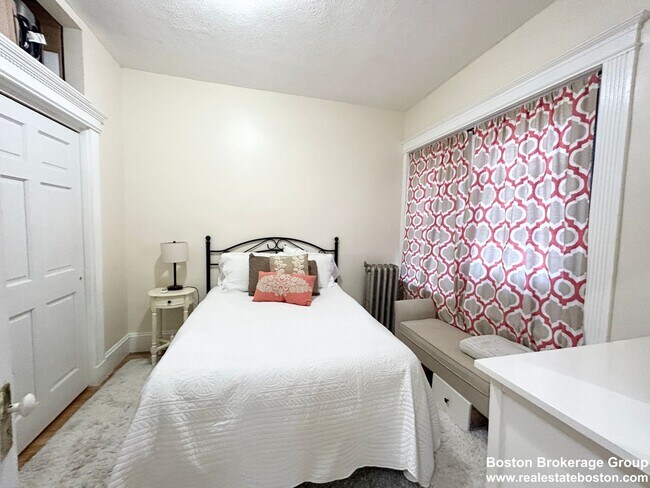 Photo - Amazing one bed in Fenway......