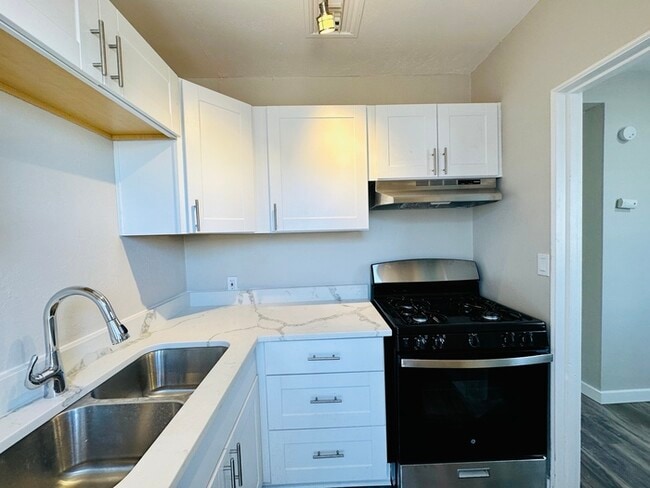 Photo - Newly Remodeled 1 Bedroom in Desired Locat...