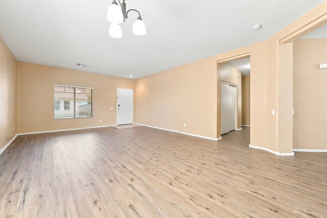 9427 W Monte Vista Rd