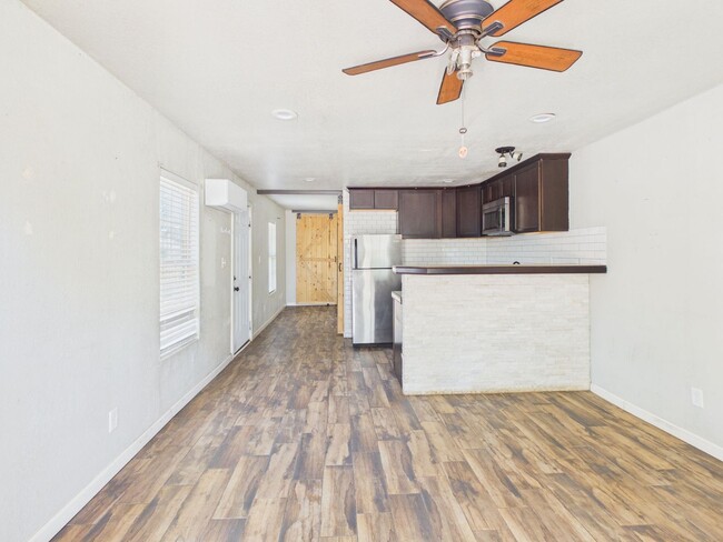 Photo - 313 SW 35th Ave