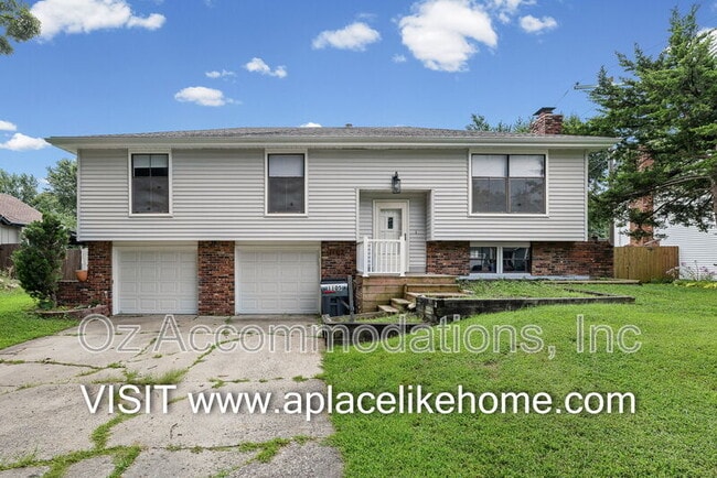 Building Photo - 1105 W Elm Terrace