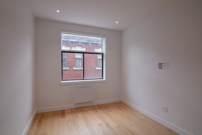 Photo - 6885-6891 Sherbrooke west Unit 29