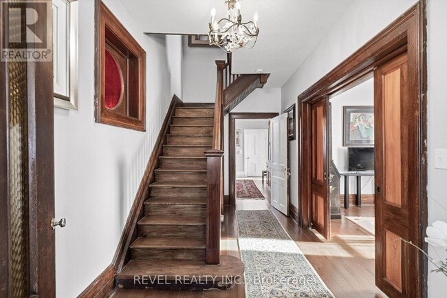 Photo - 1804 Sturgeon Rd