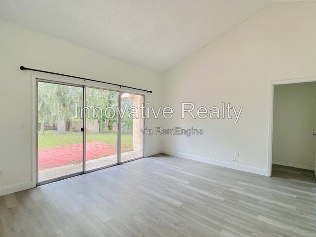 Photo - 6400 Lake Horseshoe Dr