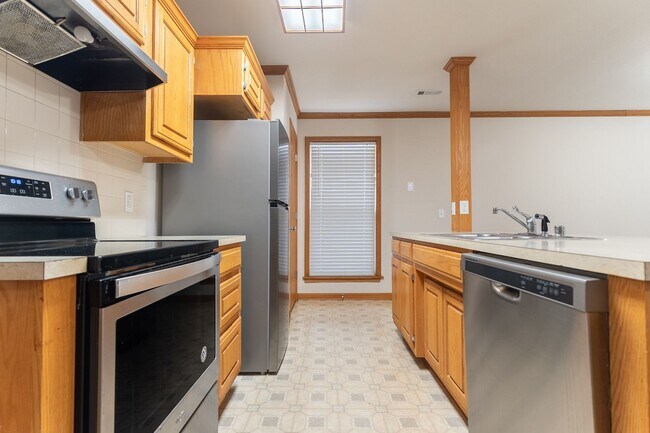 1807 Pointer Ln