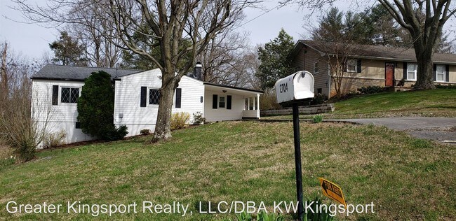 Photo - 3 br, 1 bath House - 2704 Redbud St